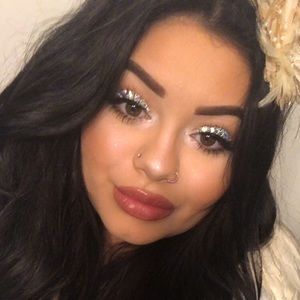 Meet your Posher, Naomi